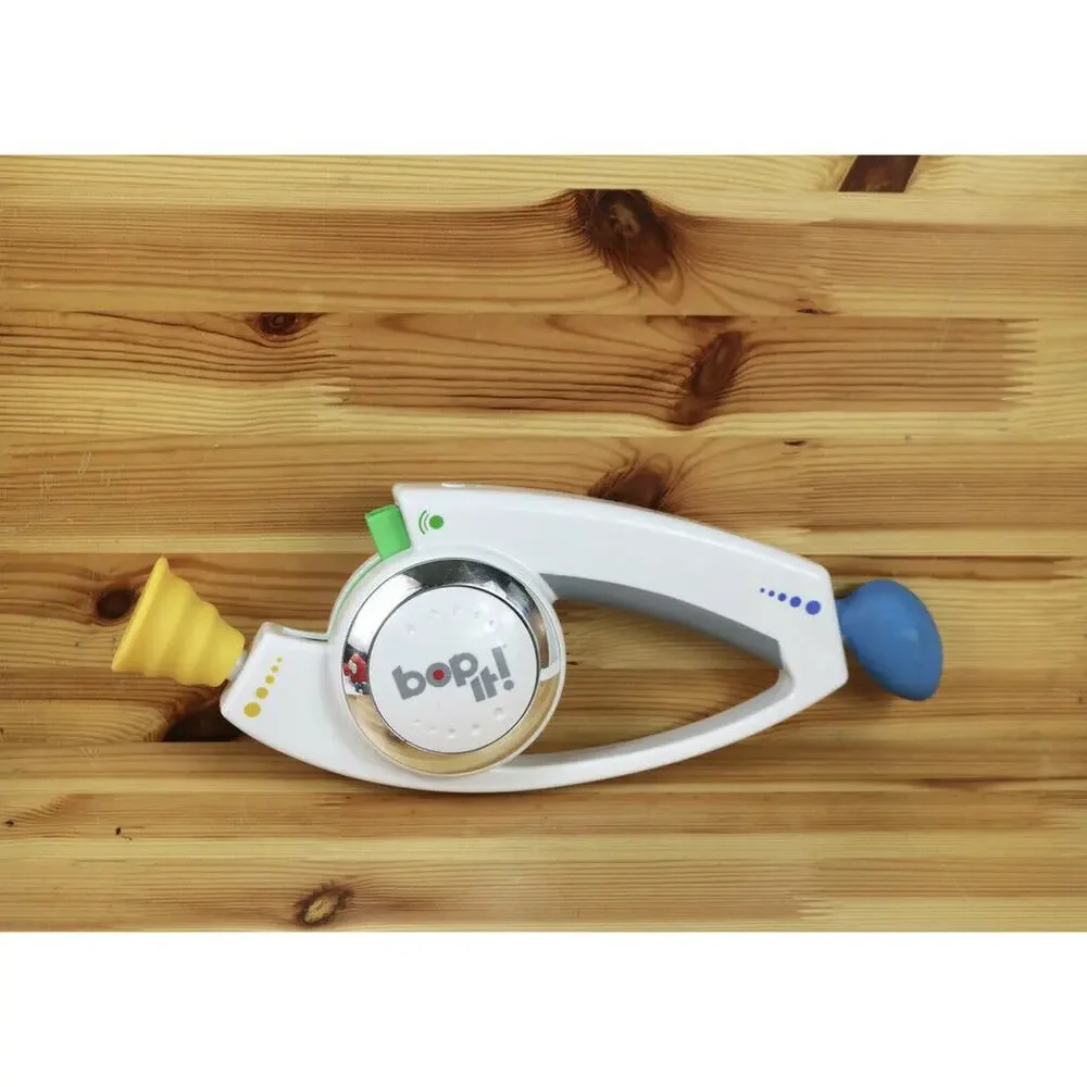 BOP IT Talking Handheld Electronic Reflex Game White 2008 Hasbro TESTED